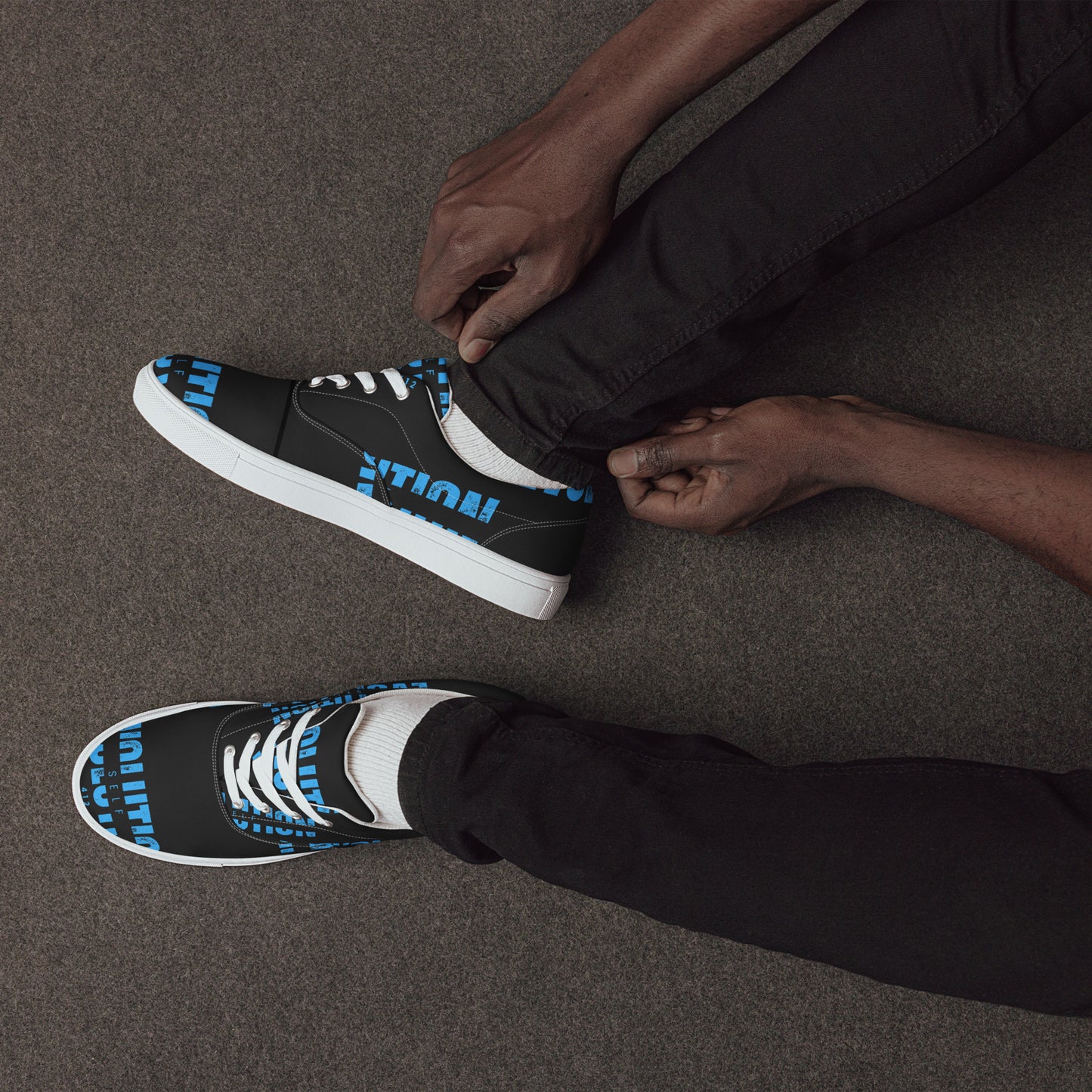 Men’s lace-up canvas shoes